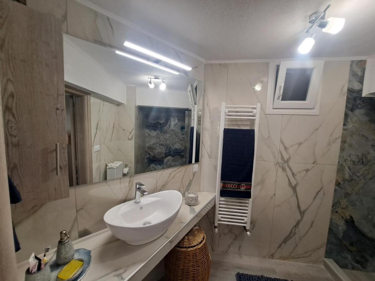 Irida Apartment Kavala Bagian luar foto